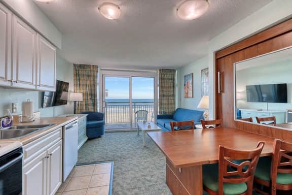 HS-0207 2nd Fl Oceanfront | 2 Queens | W/D