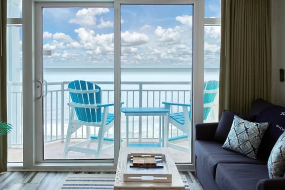 HS-1003 Oceanfront Bliss | Indoor & Outdoor Pools